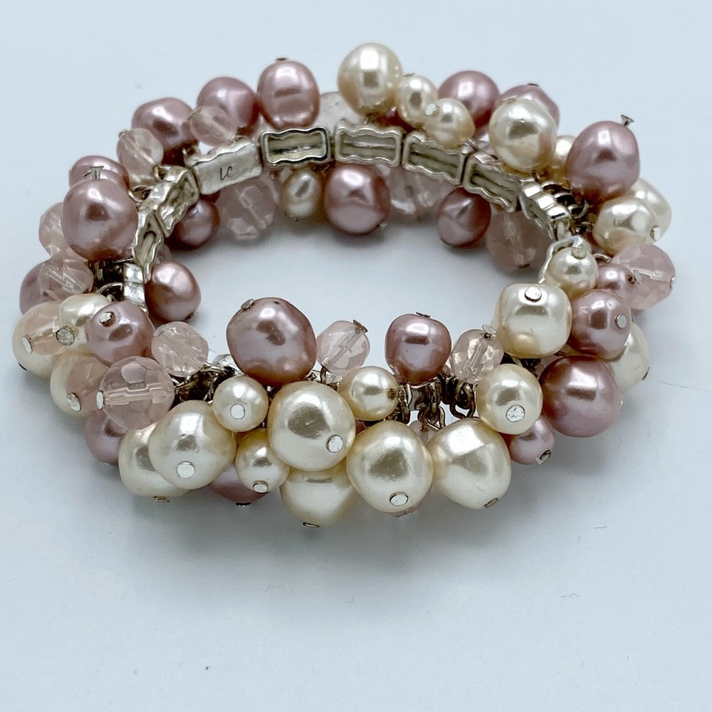 Liz Claiborne Faux Pearl Pink White Beaded Stretch Cha Cha Bracelet